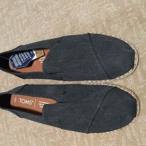 Toms size 10 M black washed canvas nwt